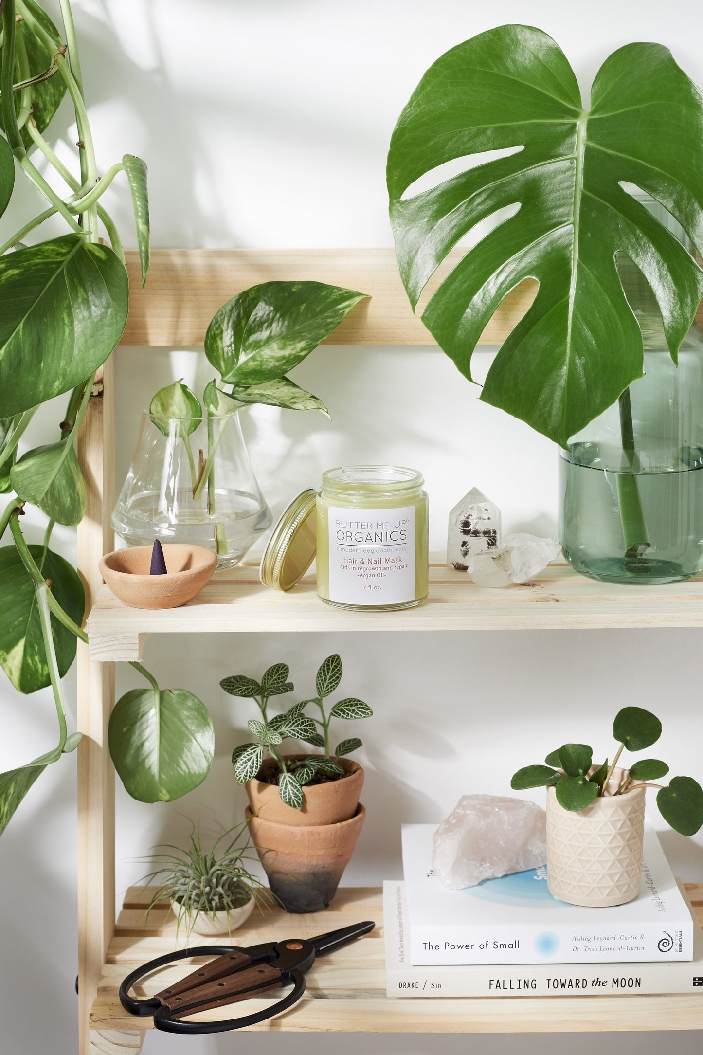 Maschera per capelli e unghie per favorire la crescita dei capelli lunghi e unghie sane