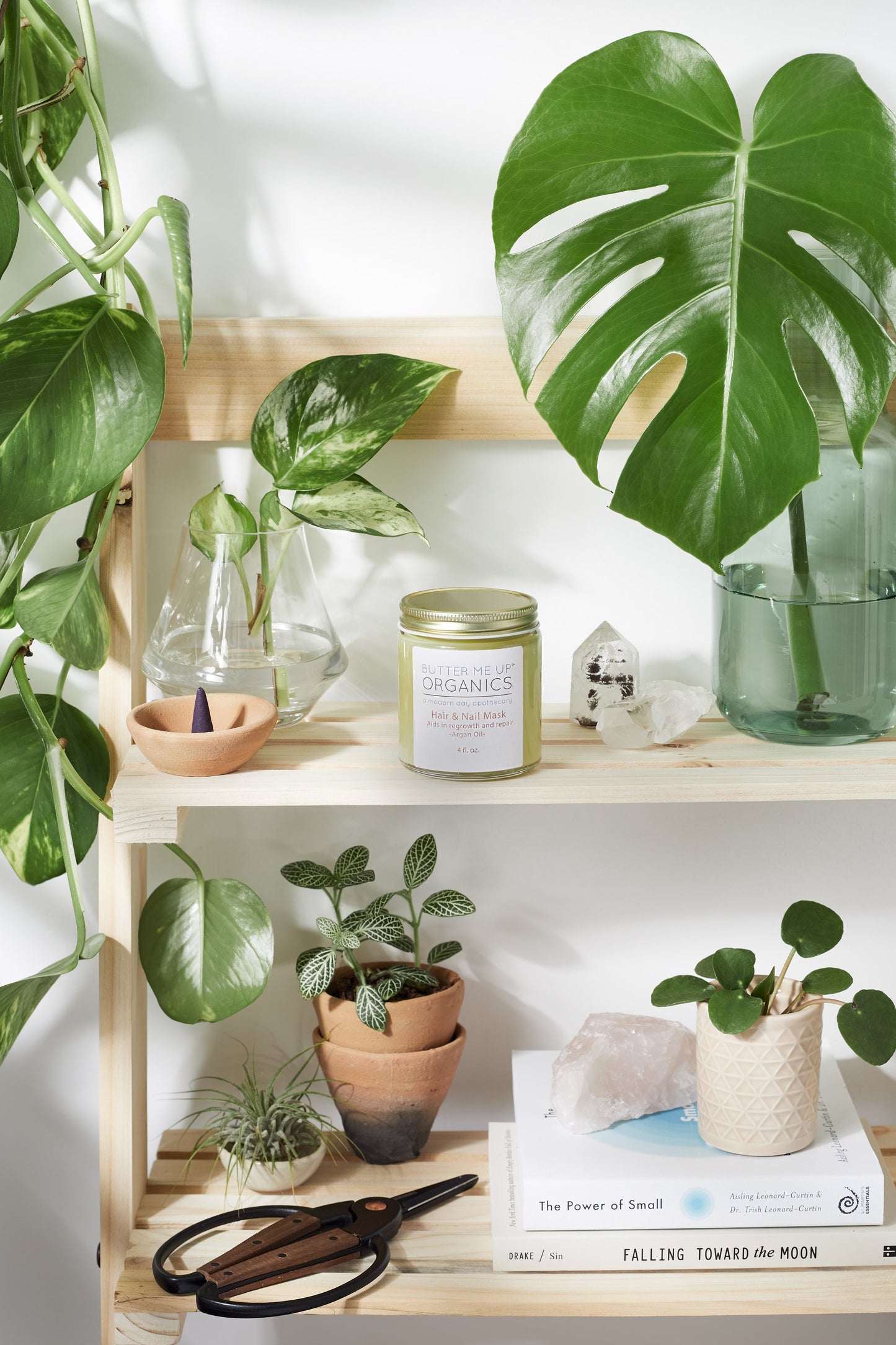 Maschera per capelli e unghie per favorire la crescita dei capelli lunghi e unghie sane