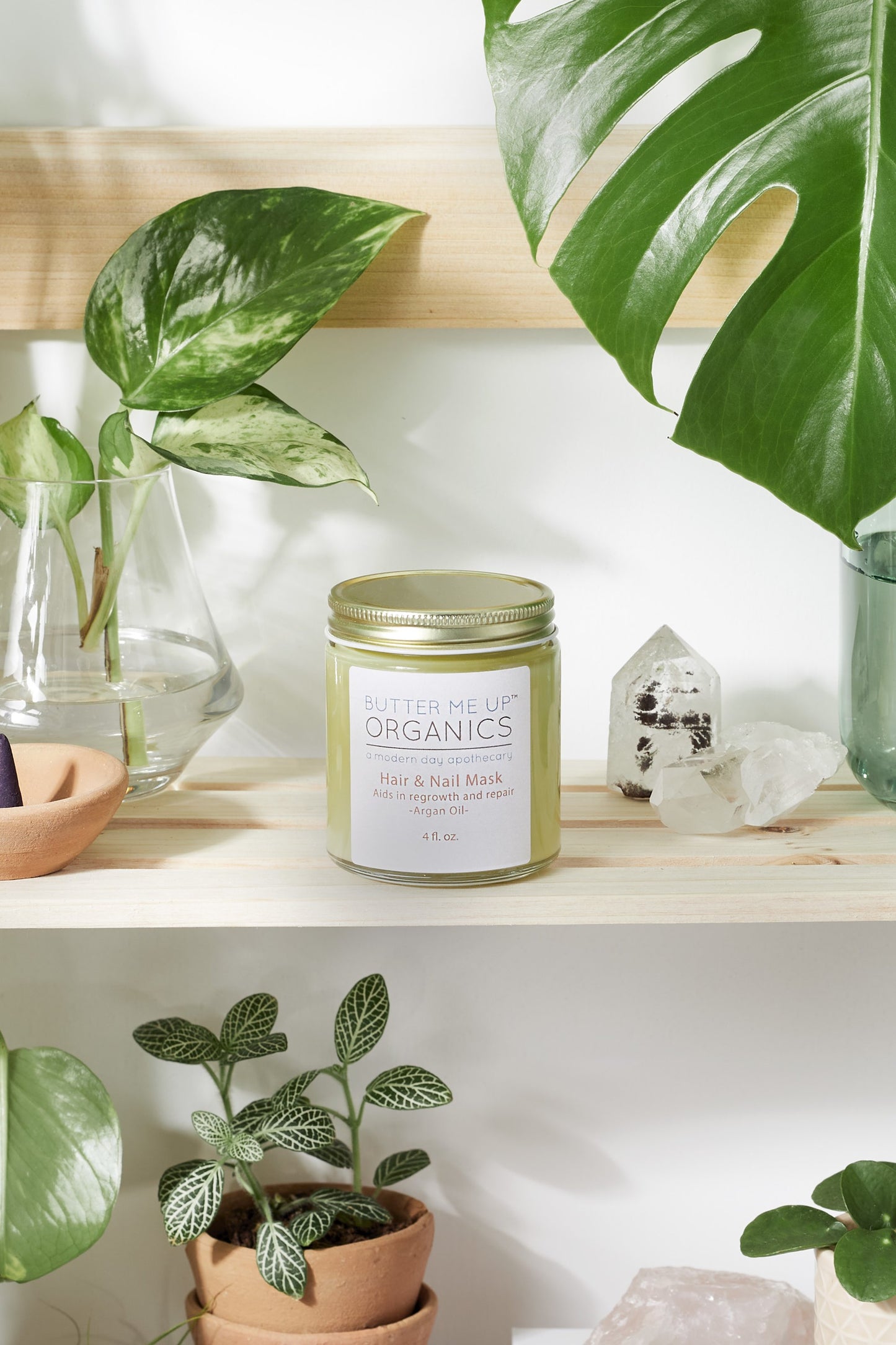 Maschera per capelli e unghie per favorire la crescita dei capelli lunghi e unghie sane