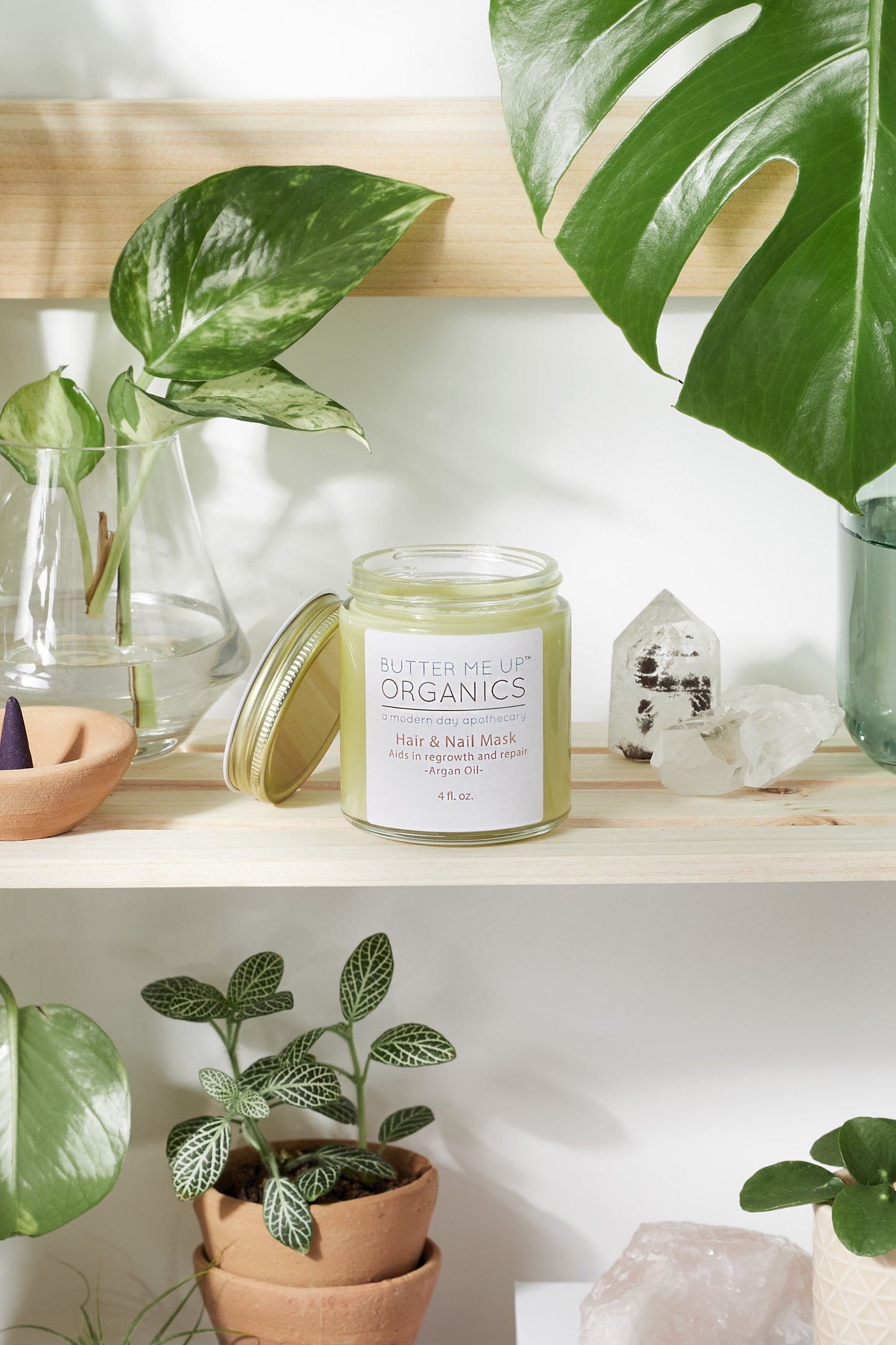 Maschera per capelli e unghie per favorire la crescita dei capelli lunghi e unghie sane