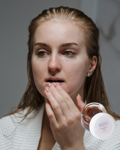Scrub Labbra Bio al Cioccolato – Leviga e Nutre le Labbra Secche